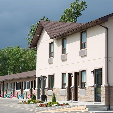 Masterson'S Motel Greater Napanee Exterior foto